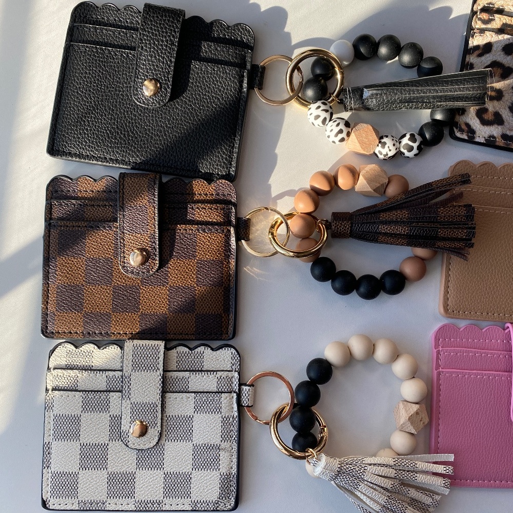 Wristlet Silicone Beaded Bracelet Keychain Wallet/Cardholder
